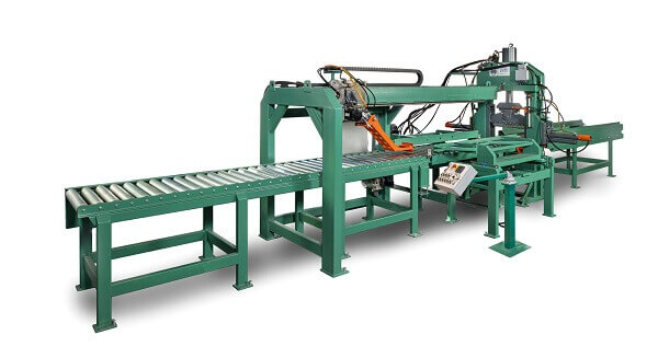 Macchinario industriale per taglio e movimentazione automatica