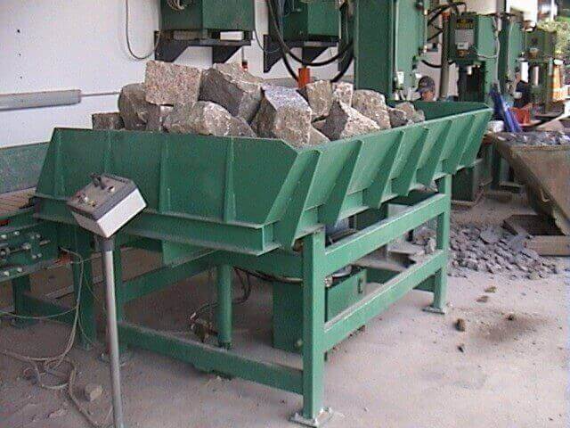 Macchina industriale per lavorazione pietre e rocce