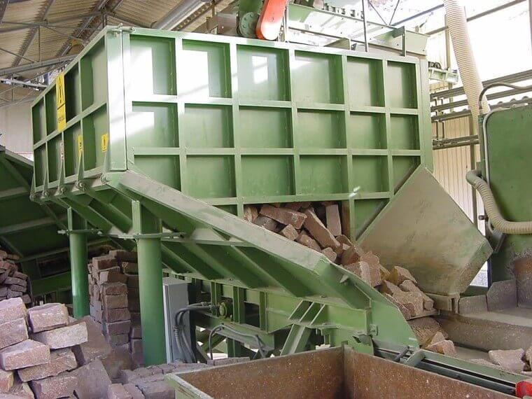 Macchinario industriale per lavorazione biomassa e mattoni combustibili